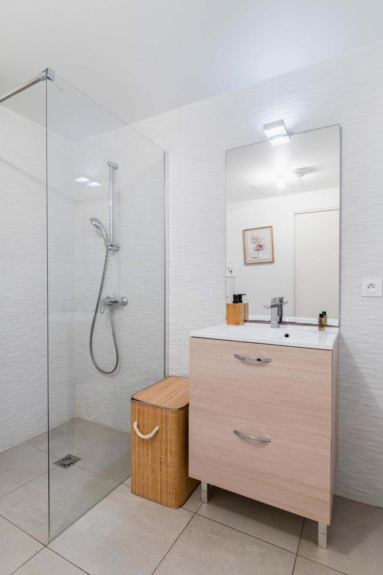 Appartement Lumineux Avec Terrasse Courbevoie - 4P - Flat-Guest Εξωτερικό φωτογραφία